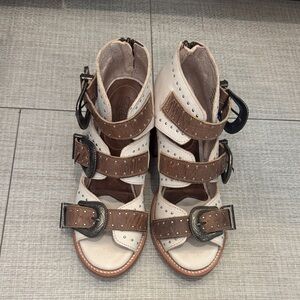 Freebird violet sandals